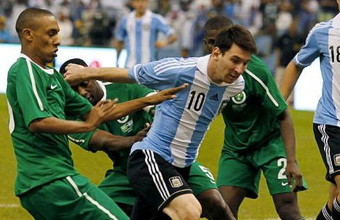 Messi Kesal, Lawan Saudi Berakhir Seri